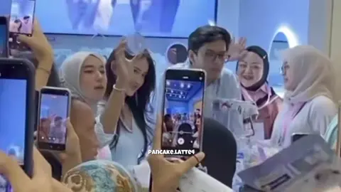 Lagu @rafisudirman1 yang sangat menggambarkan elleya senin sampai jum'at + weekend sabtu minggu (alias 24/7 )🤭🫣🤫🩷  dan nanti tanggal 9 adaa konser rafi jangan lupa amankan tiket kalian ya teman teman karena bakalan adaa elleya juga di sana 😻🤏🏻👀🩷  #elputrasarira  #harleyavaprincy #sweet #moment #elleya #fyp 