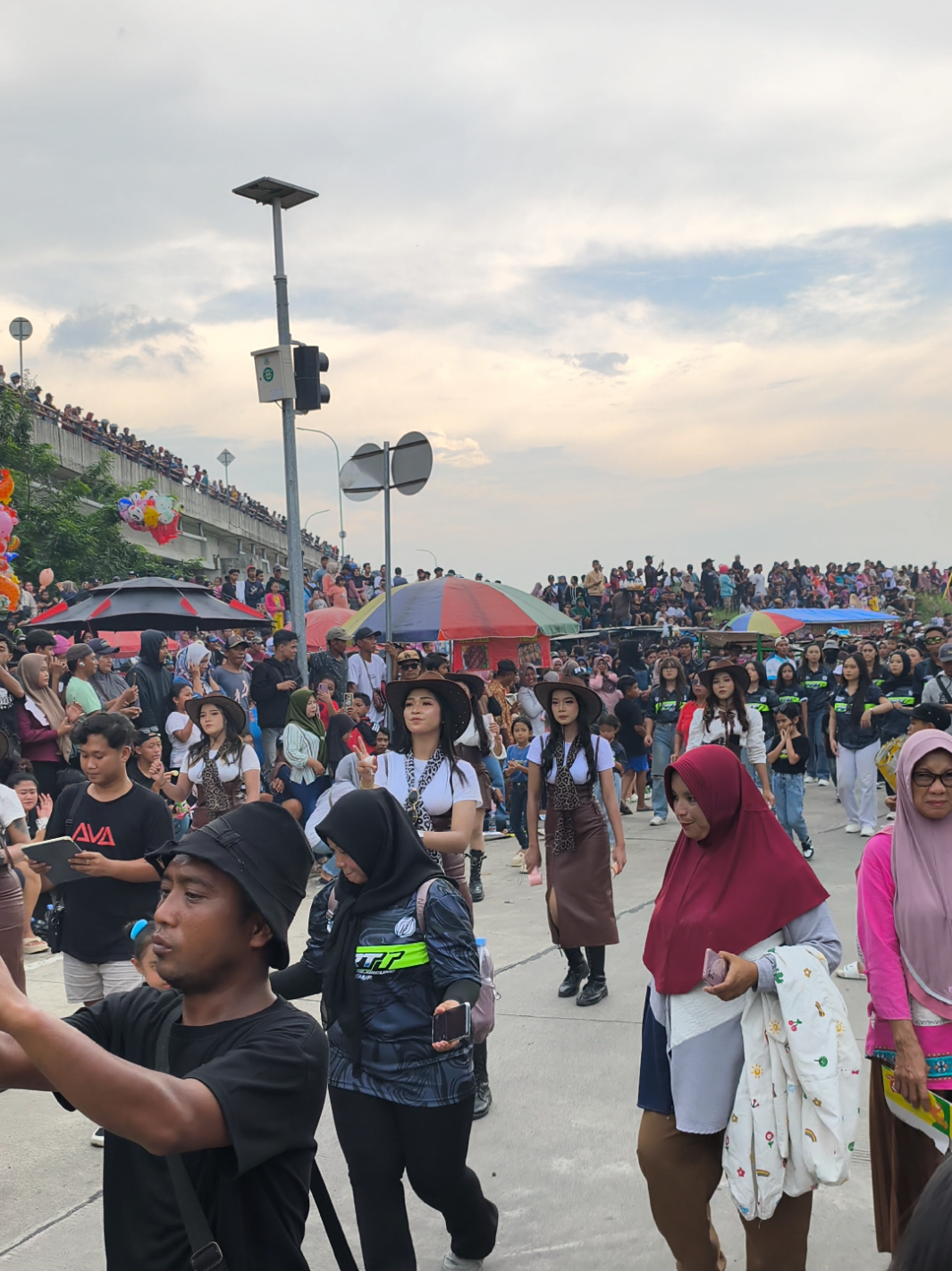 Peserta pertama bikin tutup telinga @tebe.audio.jombang @STAR_LIGHTING💫 #karnavalrejoagung #plosojombang #jombang24jam #viralfyp #fyp 