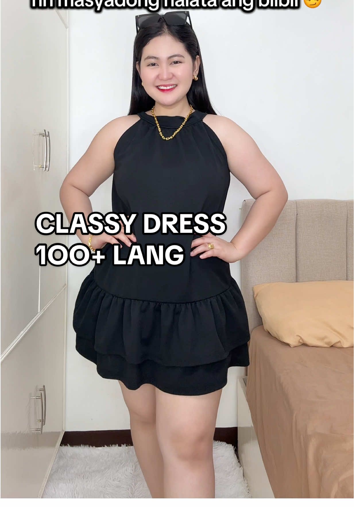 lakas maka-sosyal & classy ng dress na to very mura lang ang gaganda din ng color options kahit chubby ako di masyadong halata puson & bilbil kaya perfect to for me! | DISCLAIMER: Prices and promo may vary without prior notice #dress #blackdress #minidress #classydress #blackoutfit 