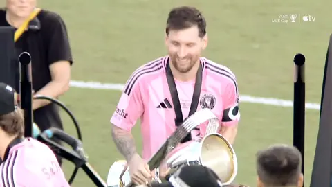 FALL IN LOVE AGAIN AND AGAIN🫶🏽. #messi #goat #leomessi #fyp #foryoupage 