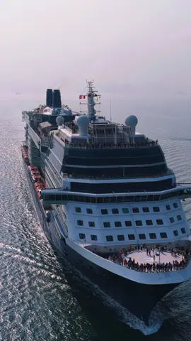 CELEBRITY SOLSTICE cập bến Hạ Long sáng 07/12 ,Tàu sẽ rời đi vào ngày hôm sau…Tranh thủ thôi nào! #dulich #duthuyen #travel #halongbay #minhanhtravel68 