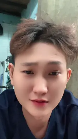 Em viết thiệp Hồng tên em thì ngưng tại sao sai tên anb 