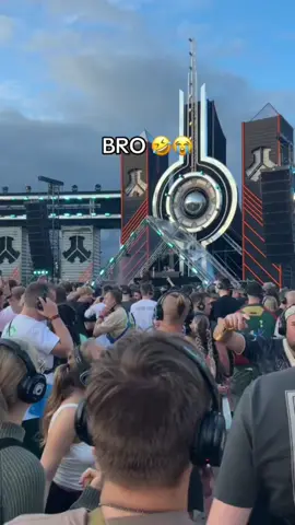 Silent disco 🤪 #secretstides #puntacana #silentdisco