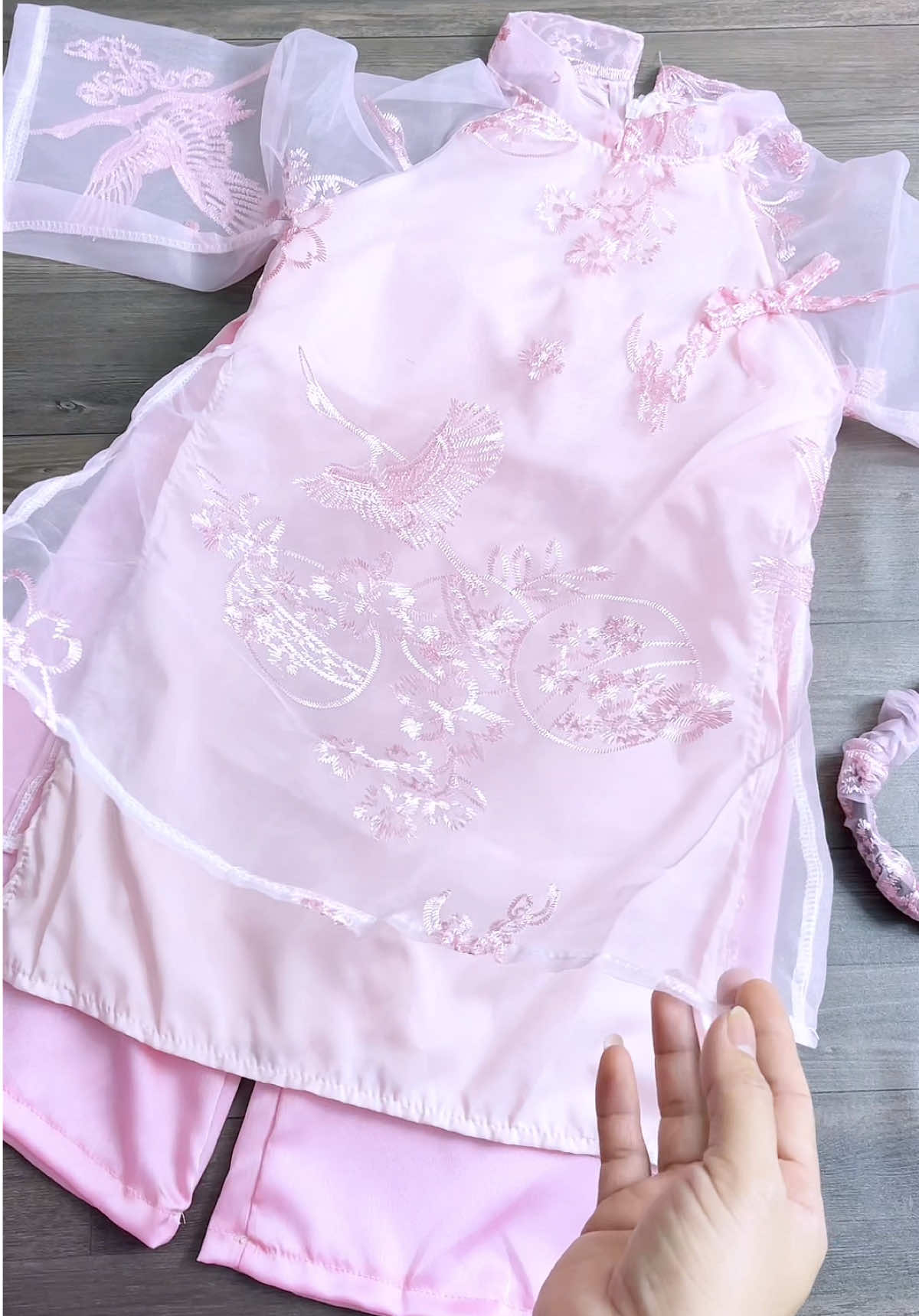 Áo dài cách Tân bé gái . #aotet #aodaitet #tet #aodaichobe #tet2026 