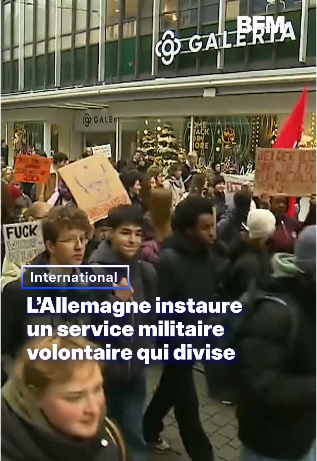 Le Bundestag, l’équivalent de l’Assemblée nationale, a adopté ce vendredi 5 décembre un service militaire basé sur le volontariat. Le but : augmenter les effectifs militaires de l’Allemagne. Cette loi divise pourtant, notamment auprès des étudiants du pays. #allemagne #militaire #sinformersurtiktok 