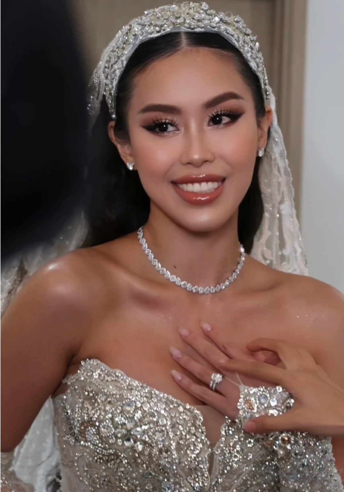 Tiên Nguyễn lộng lẫy tối nay 🤍🤍🤍 #damcuoitiennguyen 