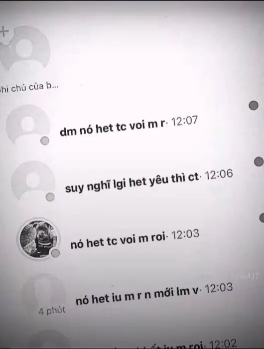 愛讓我們的心迷失,那些甜蜜的瞬間隨著時間的 流逝而消逝。我曾相信愛是永恆的,但如今看來, 它只是生命中的一瞬,短暫而脆弱。我愛過,我期 盼過,但那愛就像雲朵,在我們再也無法相見時消 散。 