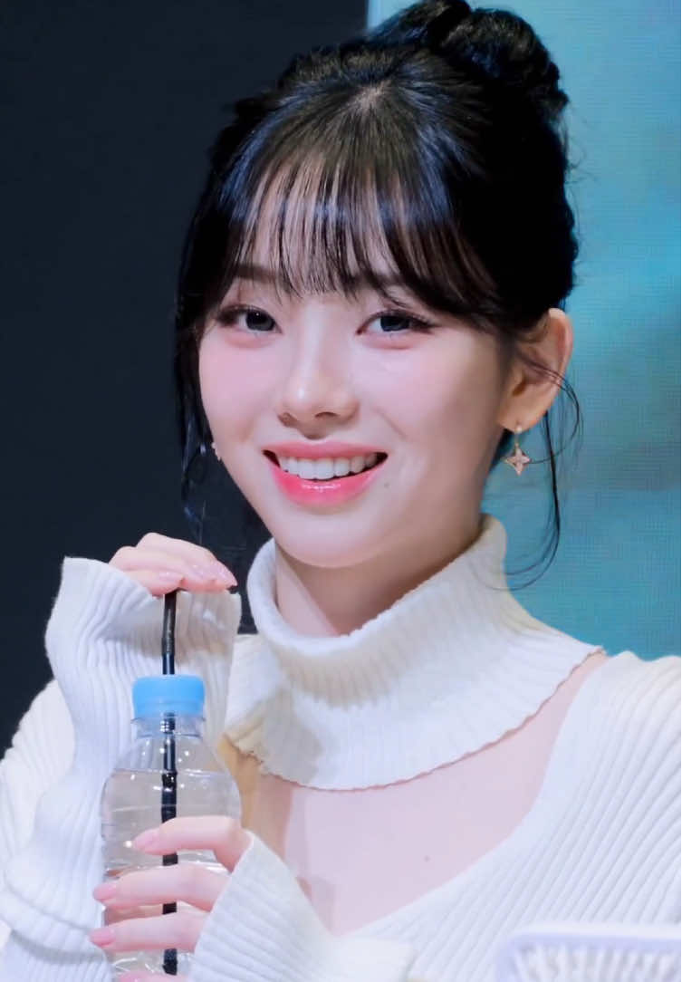 251207  SMTOWN &STORE Fansign Event 🤍 #aespa #karina #yujimin #ilovekarina #iloveaespa @aespa official 