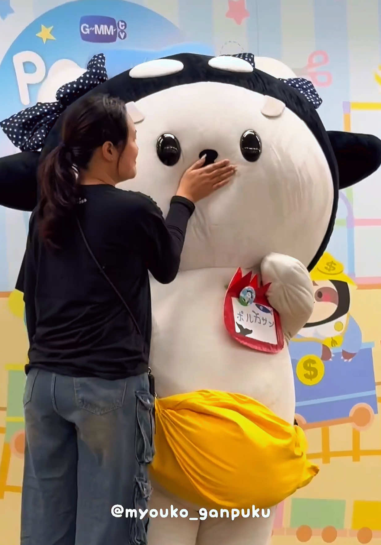 POLCASANの弱点🤣 ⚠️口押さえられてる間も何か言ってますので、よーく聞いてみてください🤣 （私の笑い声うるさくてホントごめんなさい😓SANの声聞いてもらいたいので、音消しませんでした🙏） 2025.12.7 Osaka #POLCASAN  #GMMTVPOPUPSTOREINOSAKA2025  @POLCASAN 