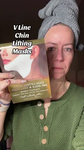 The V Line 24k chin lifting masks, lined with retinol, hyaluronic acid, caffeine and vitamin E. Super cooling and great for the puffing your face and lifting your skin.  #vlinemask  #chinliftmask  #tiktokshopholidayhaul  #tiktokshopcreatorpicks  #spotlightfinds  