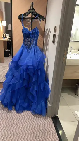 Evening routine getting ready for a party! Make up, skincare, shower, and party dress time! @amycammx #eveningroutine #getreadywithus #partytime #spendtheeveningwithme 