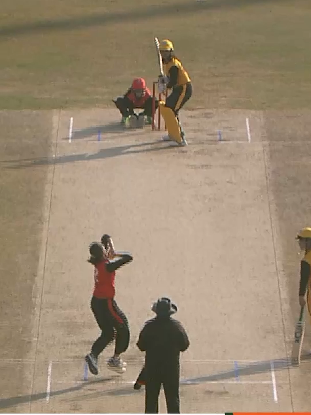 Umm-e-Hani gets Warda Yousaf! Gull Feroza takes a simple catch at mid-on 💫 📺 Watch Live on PTV Sports & Tapmad (in Pakistan) 🌎 Rest of the world, watch live on https://www.youtube.com/@pakistancricket #CONQUERORSvSTARS #BackOurGirls M2U1K