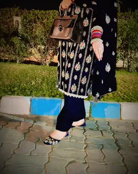 لوگ خُوش رہنے کی دعائیں دیں گے، پھر خُوش دیکھ کر حسد بھی کریں گے...🙂🥀 #foryoupageofficial #views #trending #fypシ゚viral #