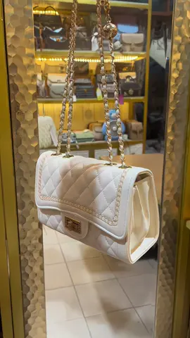 Ini parah sih, tas ini udah murah banget tapi masih nekat kasi harga diskon  #tasselempangwanita #shoulderbagwanita #taswanitaelegan #handbagwanita 