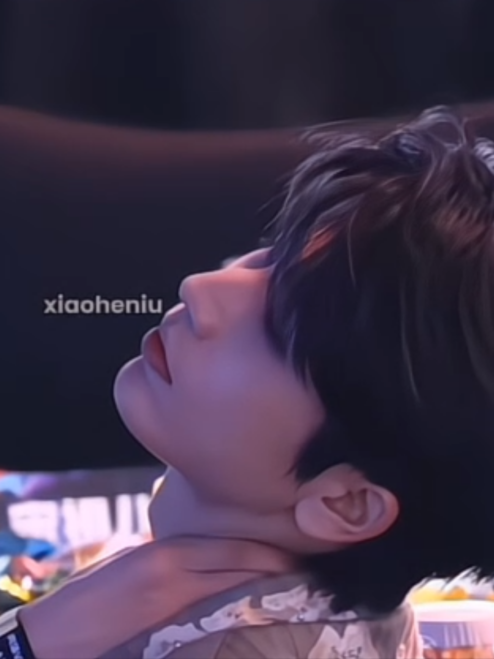 stay healthy sayang keliatan bgt kamu capek nya😢🤏🏻 #zhanglinghe #iqiyiscreamnight #iqiyiscreamnight2025 