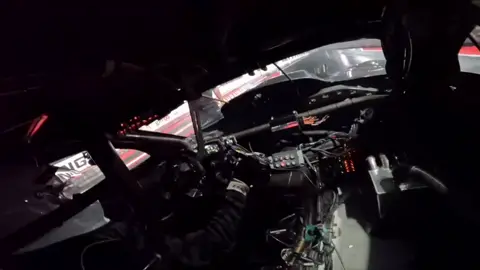 اتوقع مافيه اوضح من كذا داخلي من كورفت هشام عينك عالمقص🔥😌. ( hisham.almulla ) حساب البطل هشام الملا بالاصفر #هشام_الملا #التوره #حلبة_البحرين 