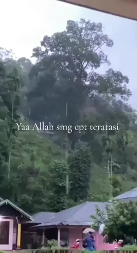 Yaa Allah lindungi Mereka,Smg semuanya cepat teratasi, yg gugur insyaallah Shahid,keluarga korban diberikan ketabahan Aamiin2 yaa Robbal allaamiin 