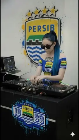 DJ BOBOTOH girl #bobotohgeulis  #PersibBandung  #herybhulu  #kreasianakbobotoh  #persibvsbangkokunited 