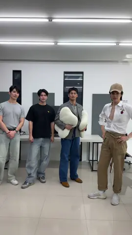 4 หนุ่มเมนแดนซ์ชวนมา เด้ง ๆ ๆ ๆ ที่ 70s BABY 🪩🎶🎄 BeOnCloud X'mas & New Year Party 2026 🥂✨ 🥳 27 December 2025 | 6.00 PM (GMT+7) at Union Hall 🎫 Ticket available at Thaiticketmajor #BeOnCloudXmasNewYearParty #บันเทิงTikTok #BeOnCloud 