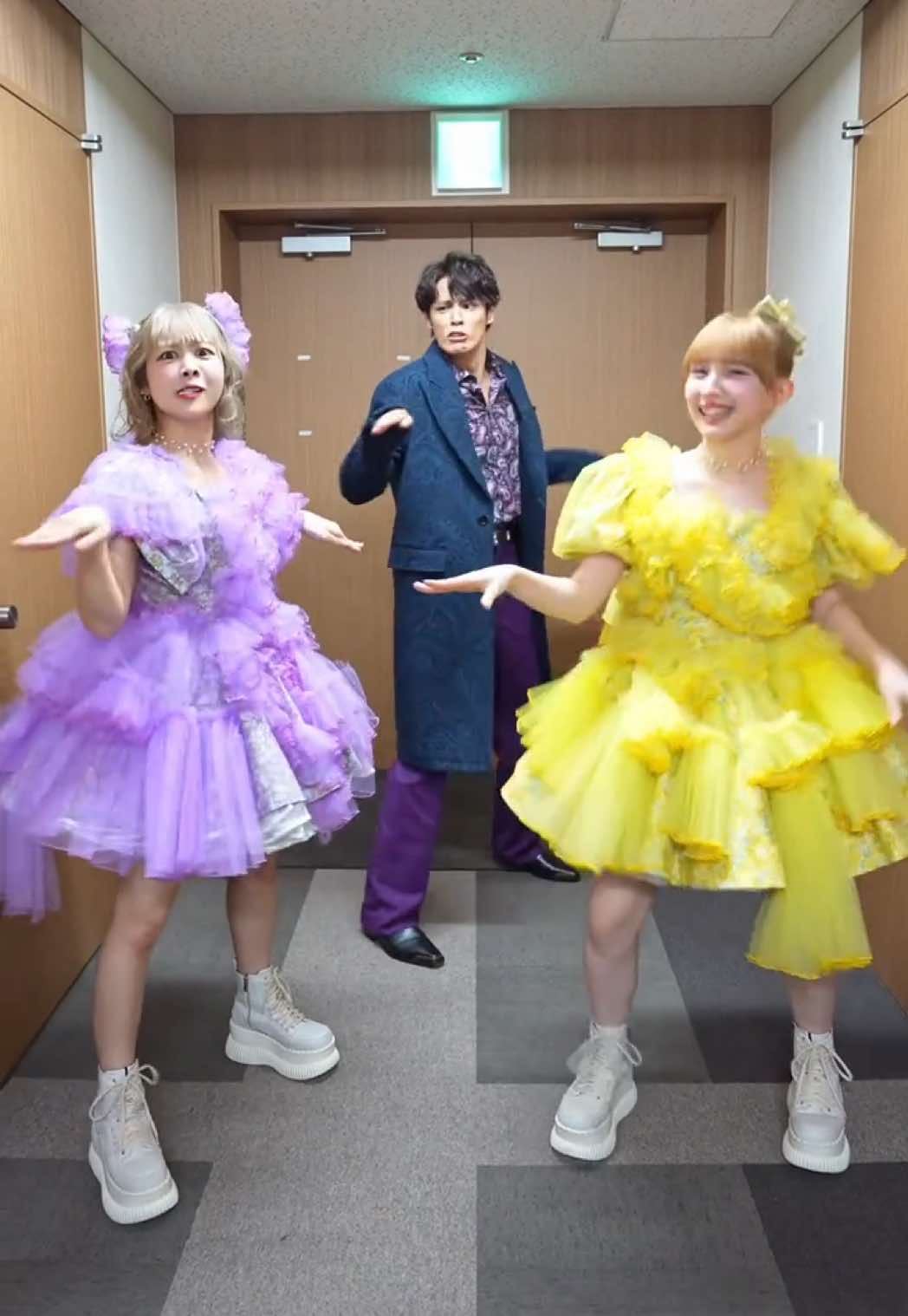 #FNS歌謡祭 で共演させていただいた #宮野真守 さんとどぅわちゃらいっ！ありがとうございました✨ @宮野真守 公式  @るなぴ  @早瀬ノエル (FRUITS ZIPPER)  #ふるっぱー  #FRUITSZIPPER  #フルーツジッパー 