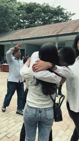 Proud of u sayang.selamat pendidikan🤍