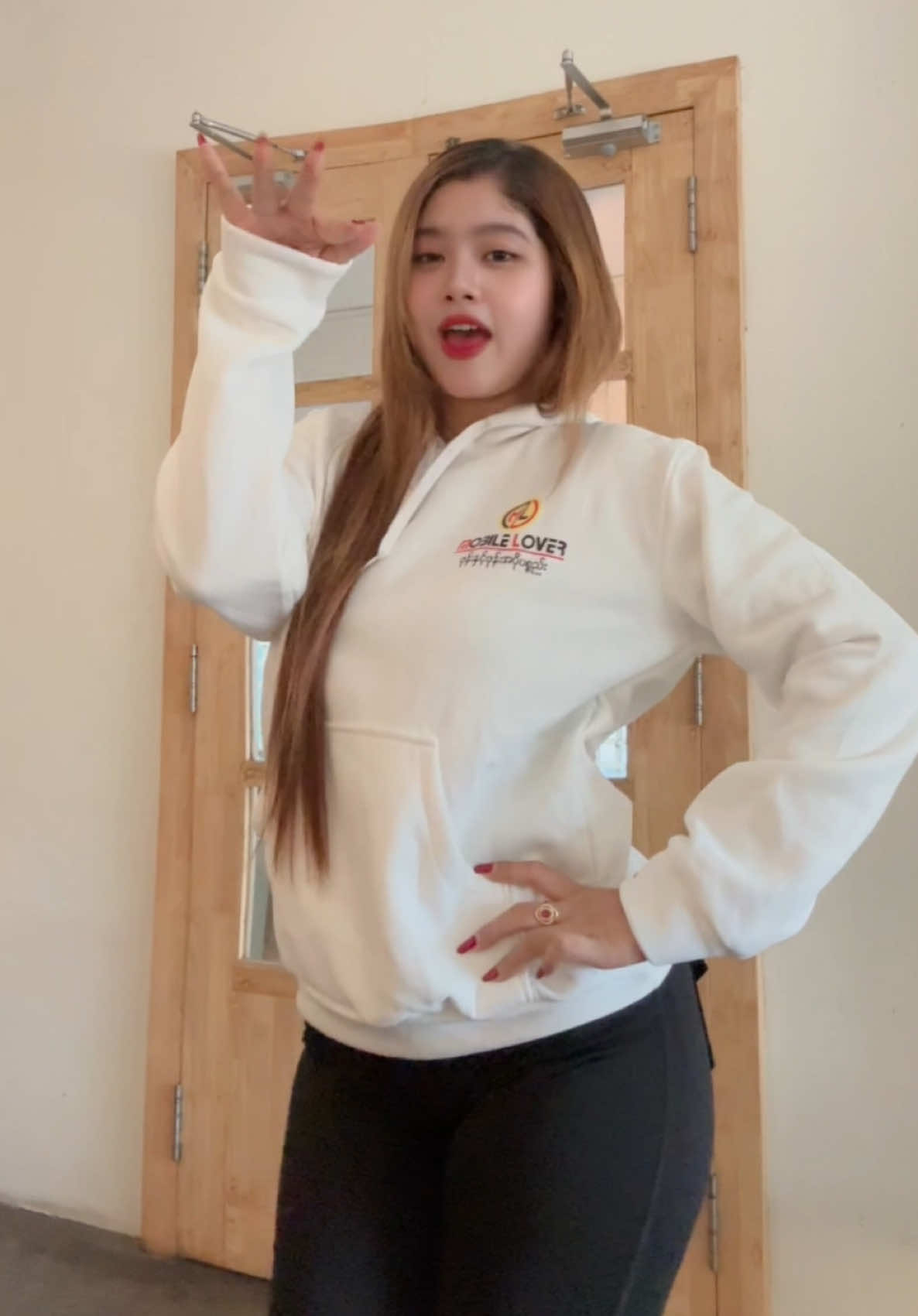 နောက်တစ်ဘွန်း 🤪🤍 @Mobile Lover-ဖုန်းဆိုင် #tiktok #fyp #foryou #tiktokmyanmar🇲🇲 #myanmartiktok🇲🇲🇲🇲 #eaindramoemyint #EaindraMoeMyint #အိန္ဒြာမိုးမြင့် #trend #trendjoin #dance 