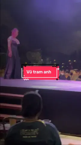 Chào mừng chị quay trở lại sân khấu chúc chị có nhiều show diễn để cuộc sống chị bớt khó khăn hơn , mãi yêu chị #lotohuongnam #vutramanh #thesuncontainernightmarker #binhduong 