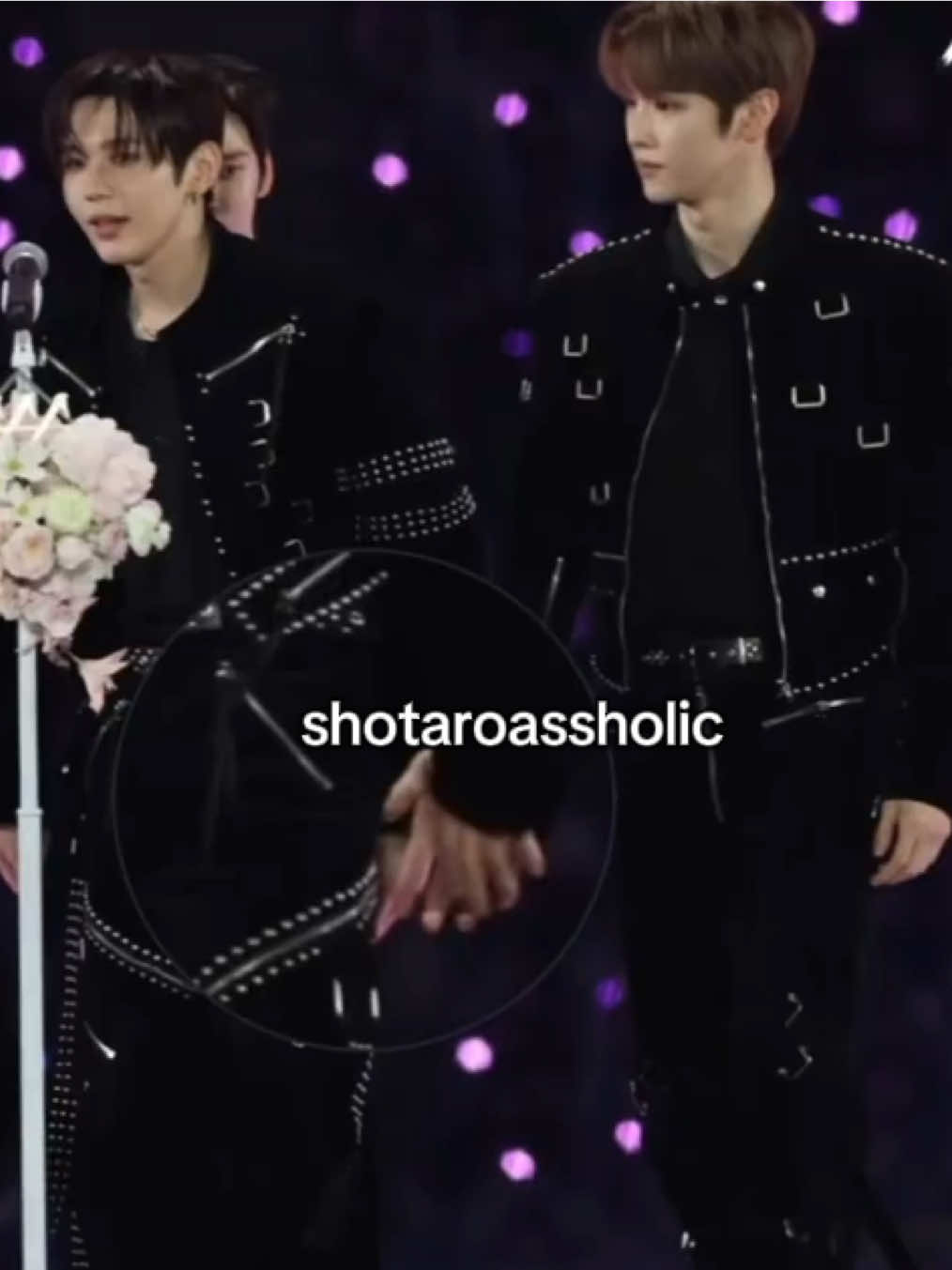 He needs to consume that peach for life 😏🍑 #sungtaro #sungchan #shotaro #성쇼 #ソンタロ 