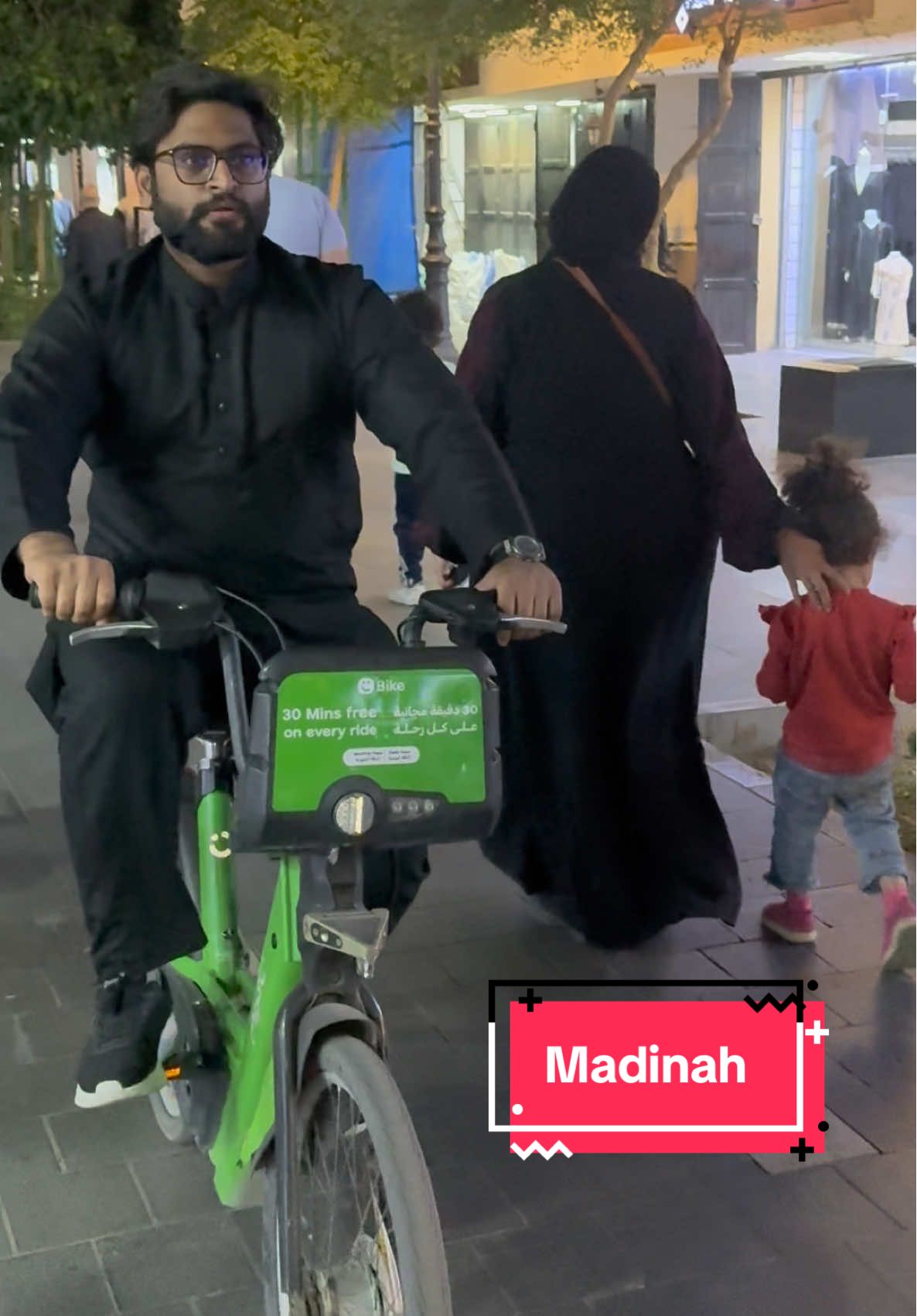 Careem Cycling in Madina street | Careem Bike Tour of Madinah – From Masjid Nabawi to Masjid Quba 🕌🚲 | Careem Bike Experience – Dubai / Madinah Streets (Short Ride Tour) #foryou #shahtayyab12 #madina #careem #cycling 