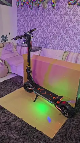 Kukirin T3 o adevarata opera de arta 🤩 Merge la fel cum arata, jur 🥵 singurul defect e ca ploua afara 🫡 Recomand 🛴 @Shary Vlogger @kukirineu  #kukirin #kukirint3 #electricscooter #trotinetaelectrica #sharyvlogger