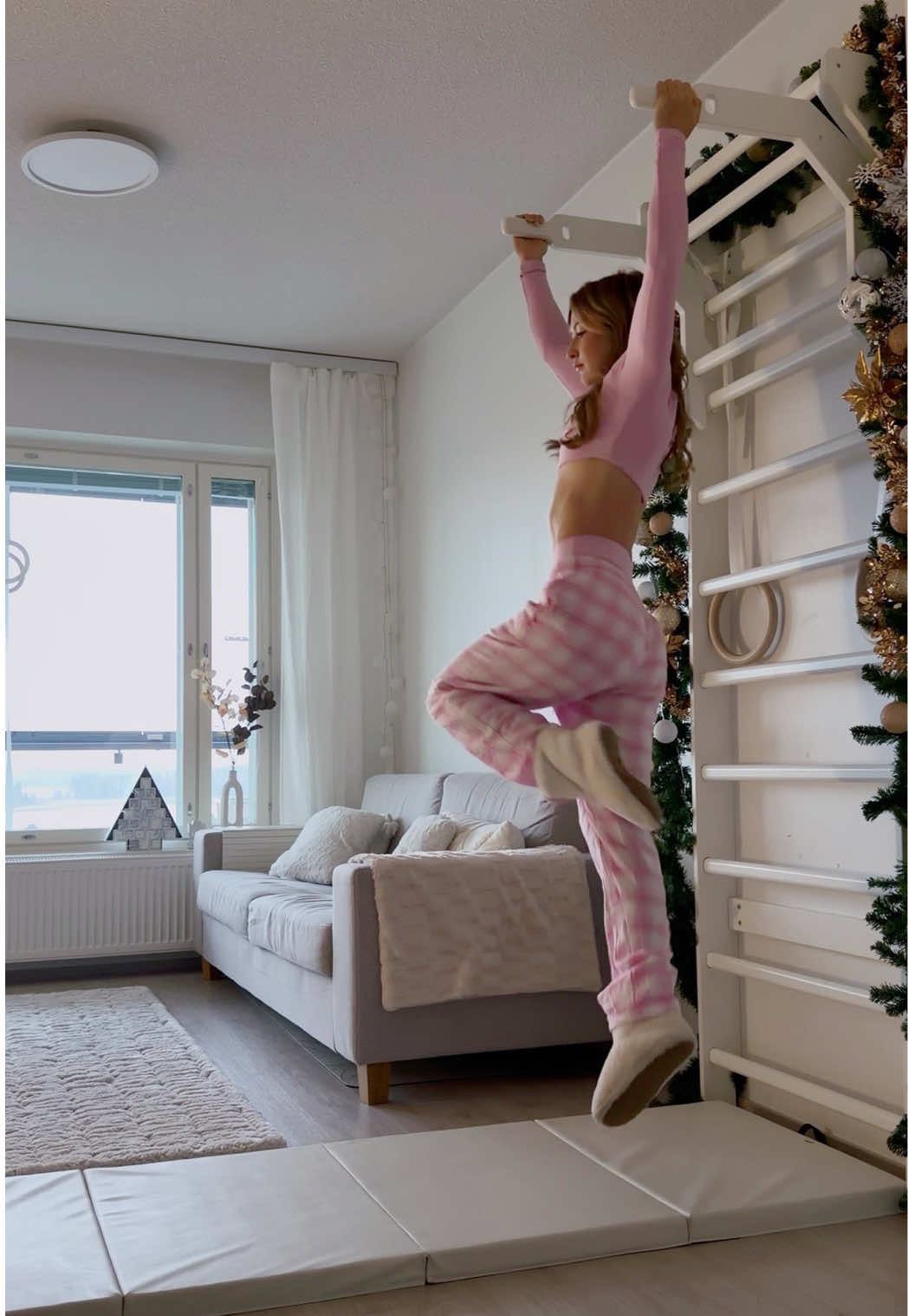 All I want for Christmas is this home gym setup💗  Dear Santa, help me build my strength at home! If you deliver this, I promise to never stop working out again... and by next Christmas, I'll be able to carry all the gifts myself. You deserve a break!💗🎀 Home gym setup: @Nalamoves  #Fitness #homeworkout #wellness #healthylifestyle #workout 