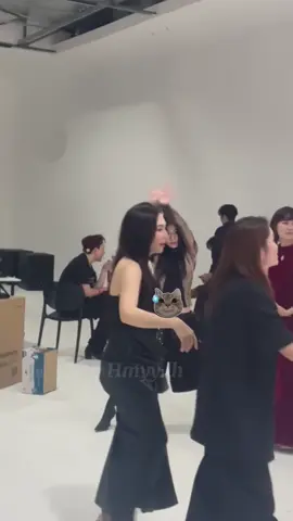 Đẻ con gái nết na là z hả 🙄 #LYHAN #xuhuong 