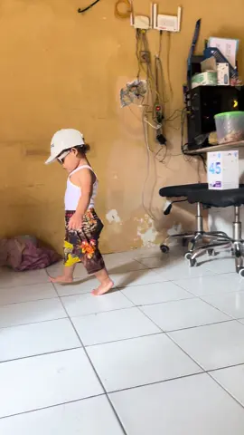 Cerita nya lagi nyoba topi sama kacamata yang baru datang 😁 #fypシ゚viral #topianak #kacamatamurah #sidoarjo24jam 