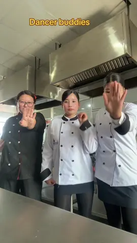 Life is too short, be happy #chef 🧑‍🍳 #dance #enjoy #aadarshaschoolofmanagement💗 