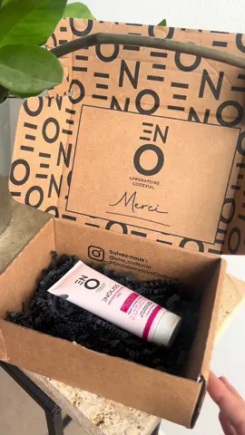 Mon petit rituel du dimanche pour une peau plus nette ✨ Ce masque peeling fait clairement la différence sur ma peau grasse. Simple, rapide et efficace… j’adore 🤍 Partenariat non rémunéré avec @ENO, Laboratoire Codexial  #MasquePeelingENOLISS #AmbassadeurENO #routineskincare #peaugrasse 