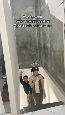 Olahraga bisa mengelurakan kringat yaitu joging , Prewed 350 rb sudah include makeup baju foto paket komplit tak ada biaya apapun bersih mau sanggul atau hijab bisa bangett #efelphotograpy #prewedding #fyp #purwodadi 