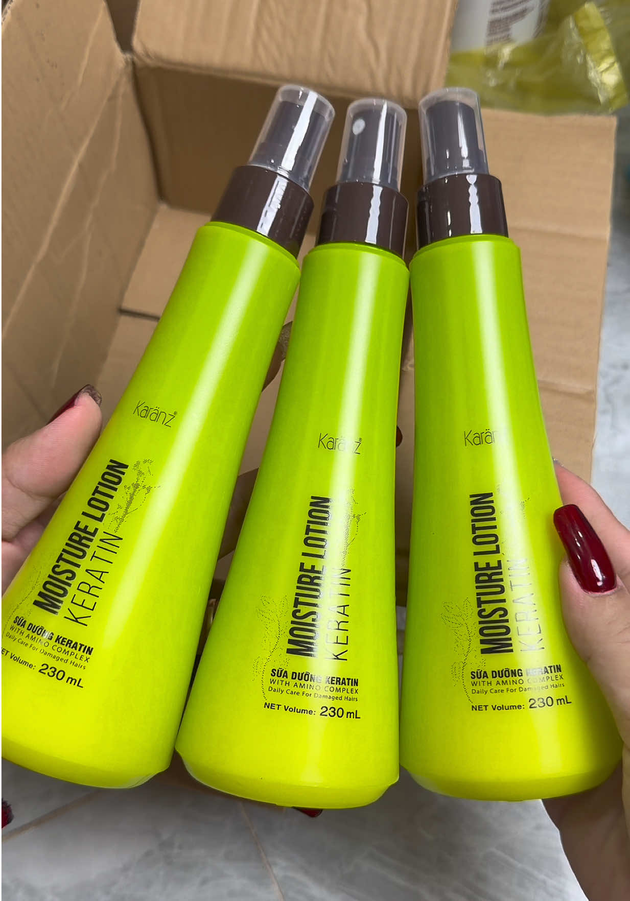 Xịt dưỡng tóc Karanz tinh chất Keratin #emkieutaphoa #xitduongtoc #xitduongtoctinhchatkeratin #xitduongtockaranz #xitduongtockeratin 