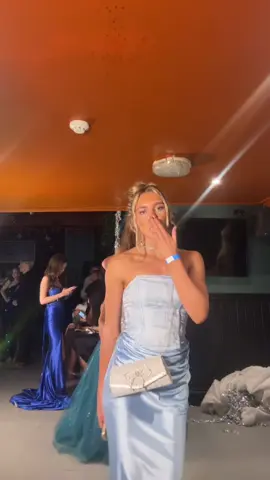 All so gorgeous 🤏🏼@𝐒𝐨𝐩𝐡𝐢𝐞 𝐇𝐚𝐫𝐩𝐞𝐫 ꨄ︎ @Elsie’s grwm\hauls🩷🛍️❤️💄 @user71738098297 #influencerlineup #slaythecamera #ukinfluencerparty #yasinfluencerparty #fyp 