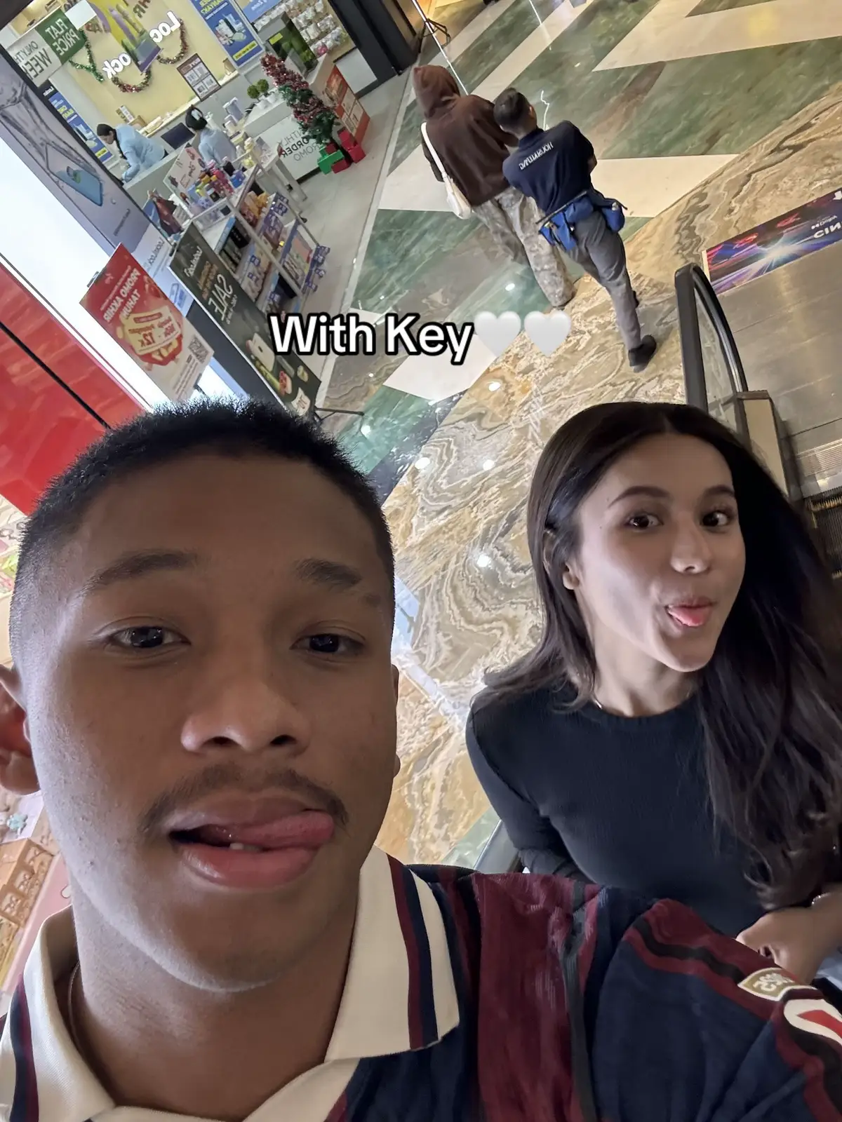 SUKA YANG MANA GAISS @polarmelvin @yumejalanjalan @keyy #melvindanendra #polarmelvin #polarnation 