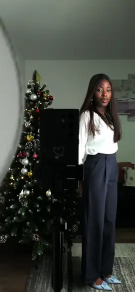 Super soft + stretchy No restraint, easy movement No zipper Two pockets + belt loops XS–3XL | Petite / Regular / Tall More colors available #halarahose #Halara_de #HalaraWomensFashion @Halara Damenmode 