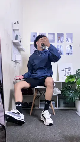 Looknya kece bener nih jaket🫵🏻😭😭😭#outfitideas #fashiontiktok #jaket #jaketparasut 