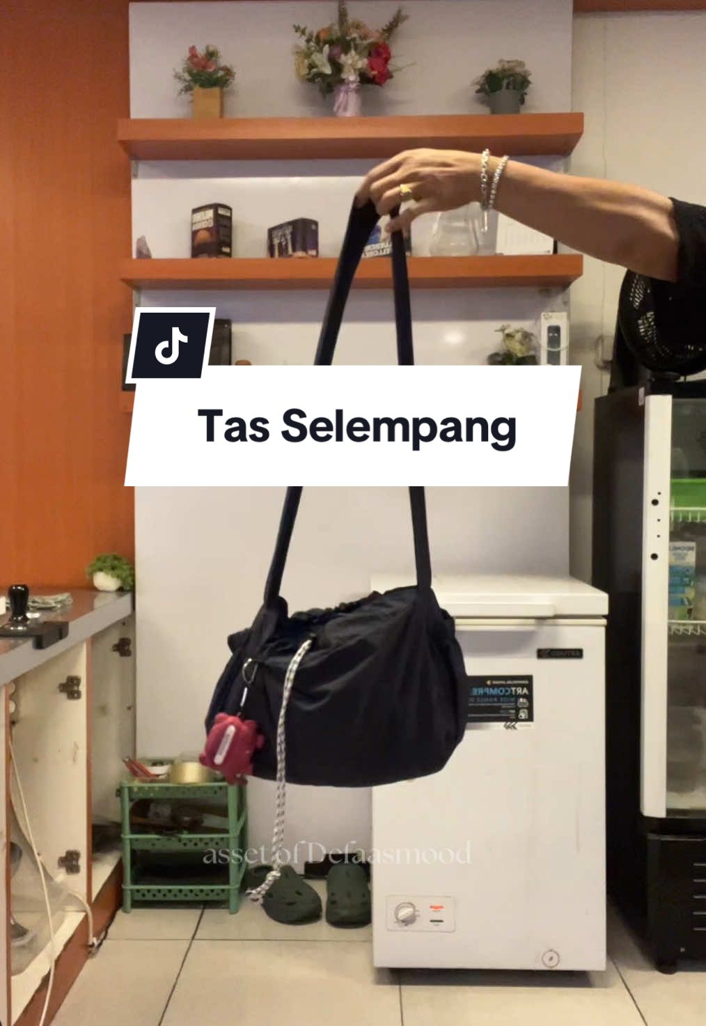 Tas selempang nylon cakep nih looksnya kalcer brok #tas #tasselempang #tasslempang #slingbag 
