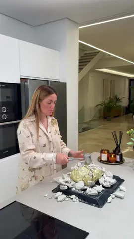 A TRADITIONAL RECIPE FROM GUANGDONG 🇨🇳 Wrapping up my China trip with a truly authentic dish — clay-baked chicken👀 This is an old cooking tradition that used to be common in almost every household, but nowadays you’ll hardly find it anywhere — foil has taken over everything. Back in the day it was a whole ritual: the chicken was wrapped in banana leaves to trap some air and create gentle natural pressure, then covered with a layer of clay and baked. The result? Unbelievably juicy, tender, fall-apart chicken with a deep, rich flavor🍗 I recreated the technique as close to the original as possible: made a thin clay shell (about 1.5 cm) using regular craft clay. That’s enough for it to dry quickly and “seal” the chicken inside. I’m not suggesting you bake this for Christmas dinner 😂 But as a fun culinary experiment? Absolutely yes — it’s a whole new flavor experience! Would you try making it? 🫶🏻 #reinavelcheva #byvelcheva #queenvelcheva #chinafood #chiken 