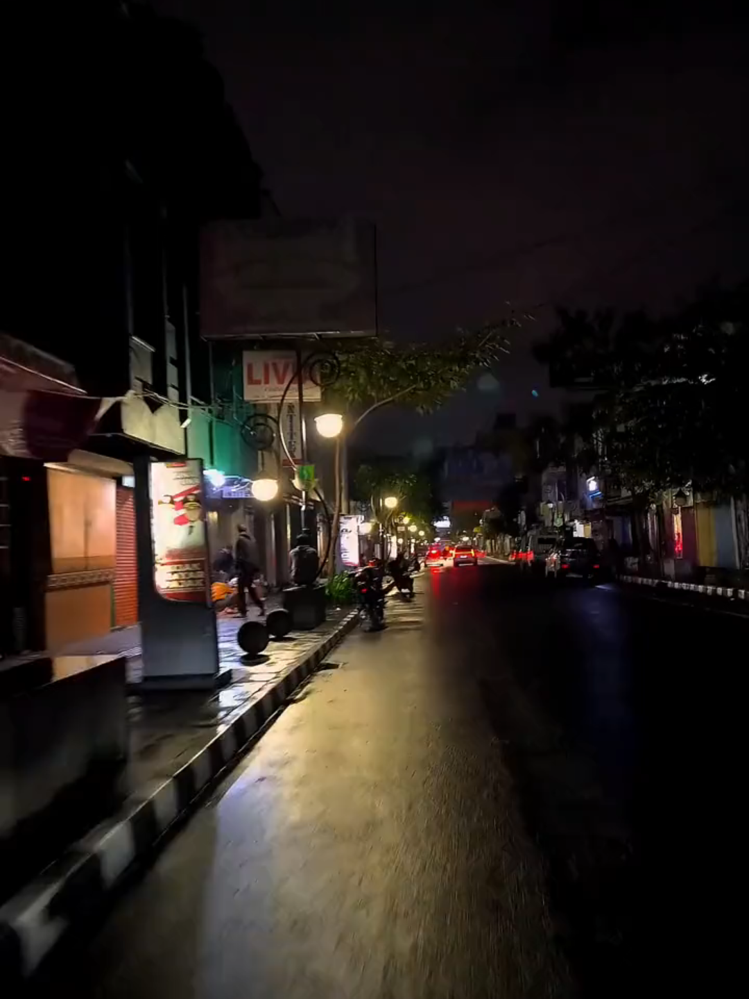 Disini siapa yg merantau yg ingetkampung halaman sukabumi sini kumpul ,merantau dimana z kalian? #sukabumistory #kotasukabumi #vibessukabumi #sukabumiafterrain #sukabumimalam