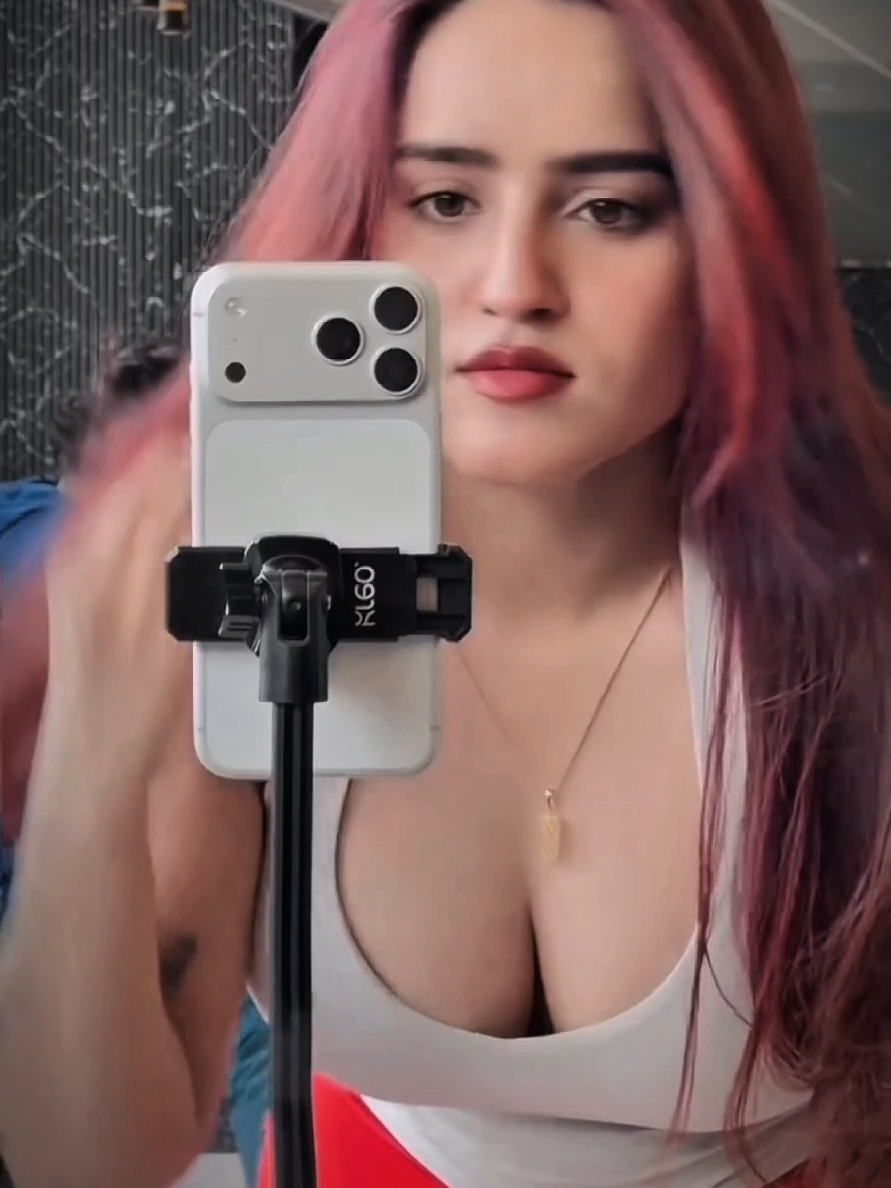 on 🏋🚴💪#gymgirl #gym #fypppppppppppppp #vairl #100kviews 