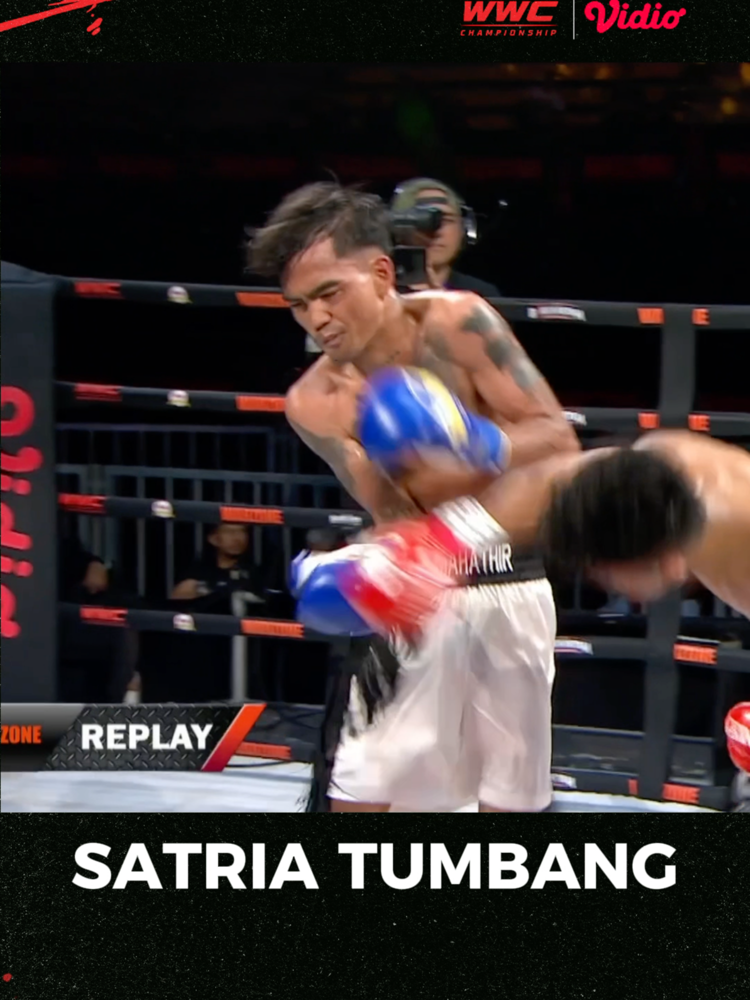 Satria Mahathir a.k.a Pupacogilll harus mengakui keunggulan Prince Nendi. 👑 🥊