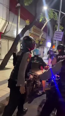 lEnak'e Diapakno Rek ??? Padahal Setiap Hari Sakben Bengi Balap Liar iki wis di tindak Tegas karo Polrestabes Surabaya  Sarane Dolor ketik nang Komentar yo Video : @arifharmokoofficial