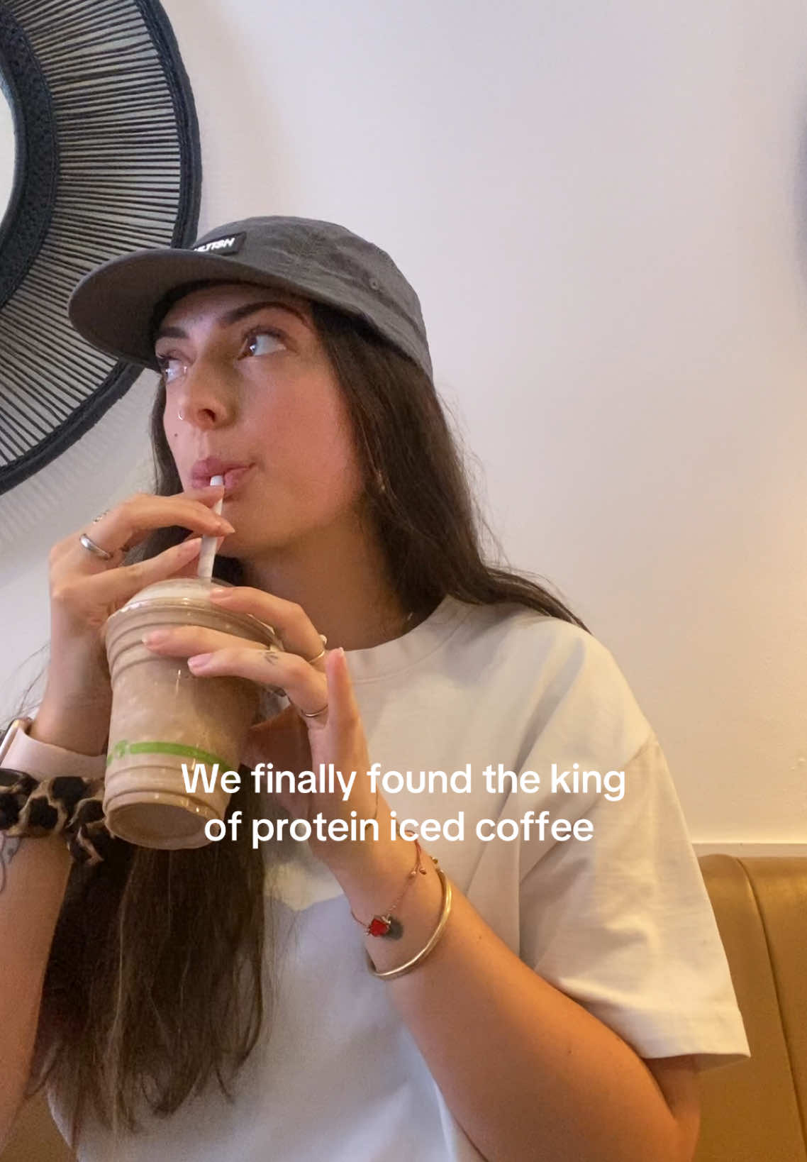 & the only ingredients are protein powder, espresso, banana, milk 🙂‍↕️ 🤝🏼 @mischu coffee  #fyp #mischu #seapoint #capetown #coffee 