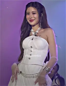 i can’t stop watching. she looks soo good #kaosupassara #supassara_sp #เก้าสุภัสสรา #thaigl #fyp 