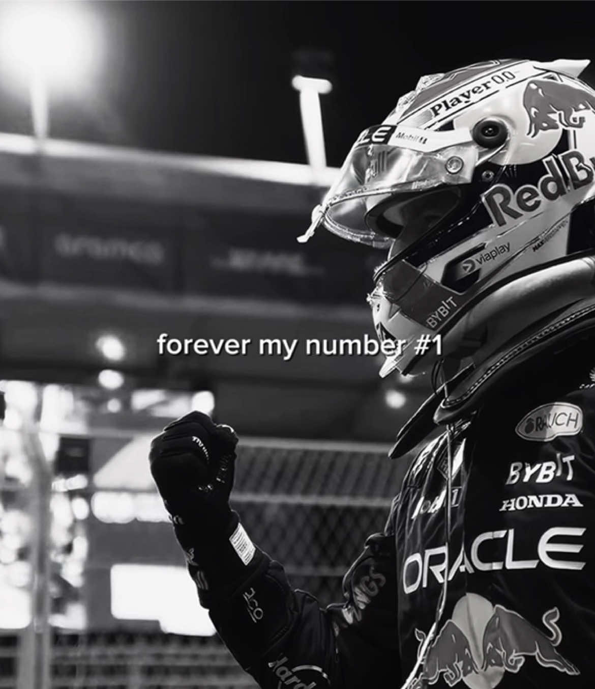 max wins the abu dhabi gp, but it wasn't enough to win the championship, everyone on the team tried their best but anyways, it happens, hopefully next year will be better, congrats for the winner, AND pls choose the 33 max 😩 #maxverstappen #maxverstappenedit #formula1 #redbullracing #foryoupage 